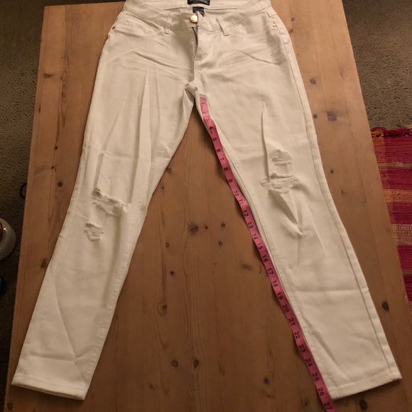 White distressed skinny jeans - Picture 6 of 7